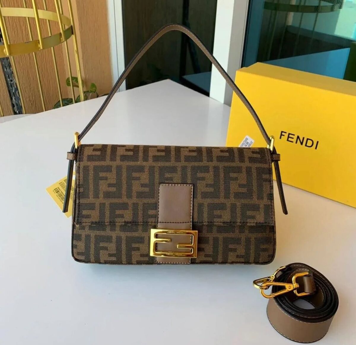 ⁦Fendi printed bag (beige )⁩ - الصورة ⁦1⁩